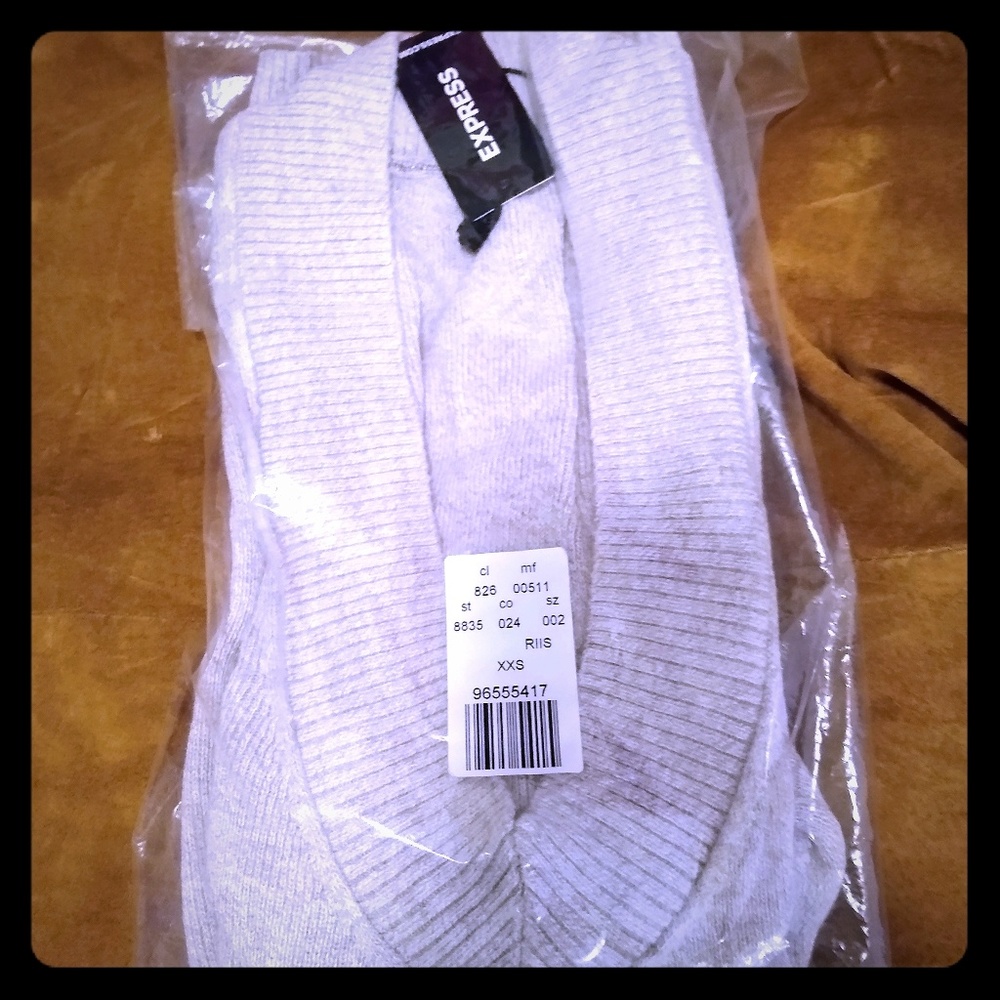 Express V Neck Sweater NWT XXS
